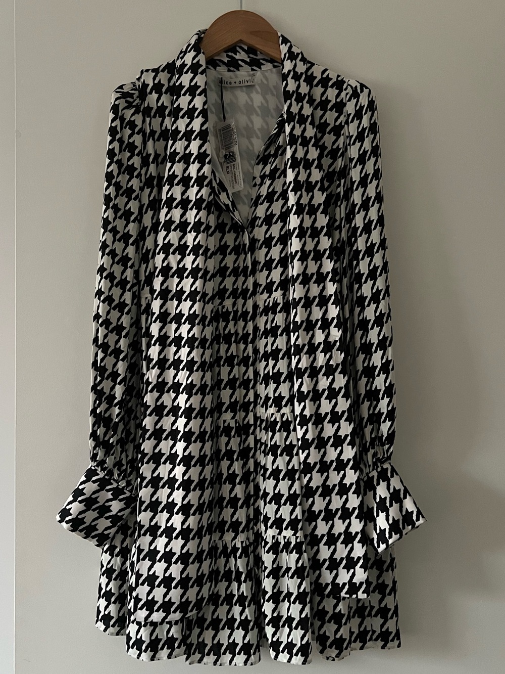 NEW Alice + Olivia Black and White Blouse Dress